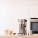 Espresso ETA Stretto
Karos kávéfőző slim dizájnban, 1350 W teljesítményfelvétellel, 750 ml víztartállyal és max. 15 bar nyomással. thumbnail 7
