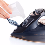 Vezeték nélküli gőzölős vasaló ETA Kiara 1276 90000
Kerámia talp, 90 g/ perc gőzkibocsátással, teljesítmény 2200 W, 220 ml víztartály, 1,6 m tápkábel. thumbnail 11