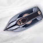 Vezeték nélküli gőzölős vasaló ETA Kiara 1276 90000
Kerámia talp, 90 g/ perc gőzkibocsátással, teljesítmény 2200 W, 220 ml víztartály, 1,6 m tápkábel. thumbnail 13