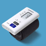 Omron NightView - HEM-9601T-E3 csuklós vérnyomásmérő készülék (mandzsetta: 13,5-21,5 cm)
