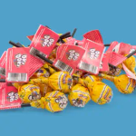 OKI DOKI KIDS cukormentes, ananász ízű étrend-kiegészítő nyalóka 9-féle vitaminnal és cinkkel (édesítőszerekkel)